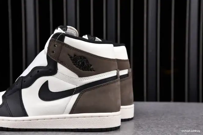 RETRO HIGH 555088-105 MOCHA JORDAN 1 AIR DARK 0520